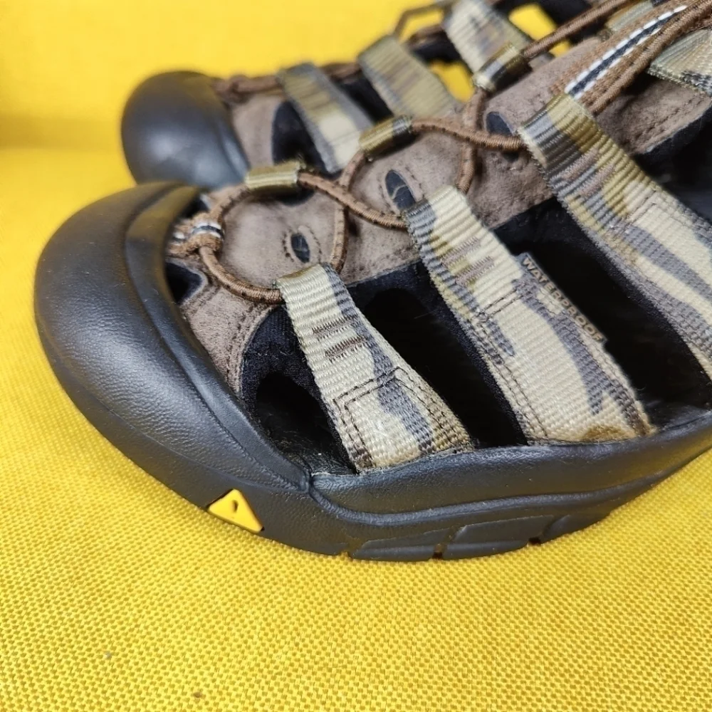 Keen Newport H2  Kids Slip-On Bungee Camouflage Brown Green Size 4